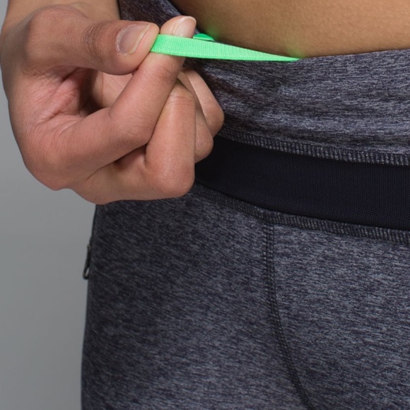 Lululemon Inspire Tight II (Mesh)
Heathered Naval Blue / Naval Blue Size 6 - Picture 11 of 17